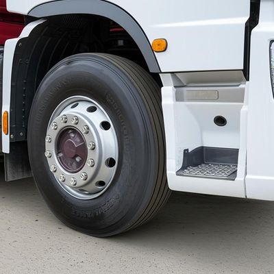 Mua s Leading of Shacman Tractor Truck with 315 / 80R22.5 Tires online manufacture