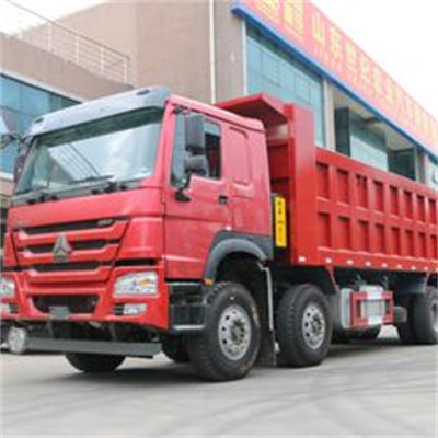 Giá tốt. Howo 8x4 300L Tank Dump Truck với 380 mã lực và mô hình động cơ tiêu chuẩn khí thải Euro II Wd615.47 trực tuyến